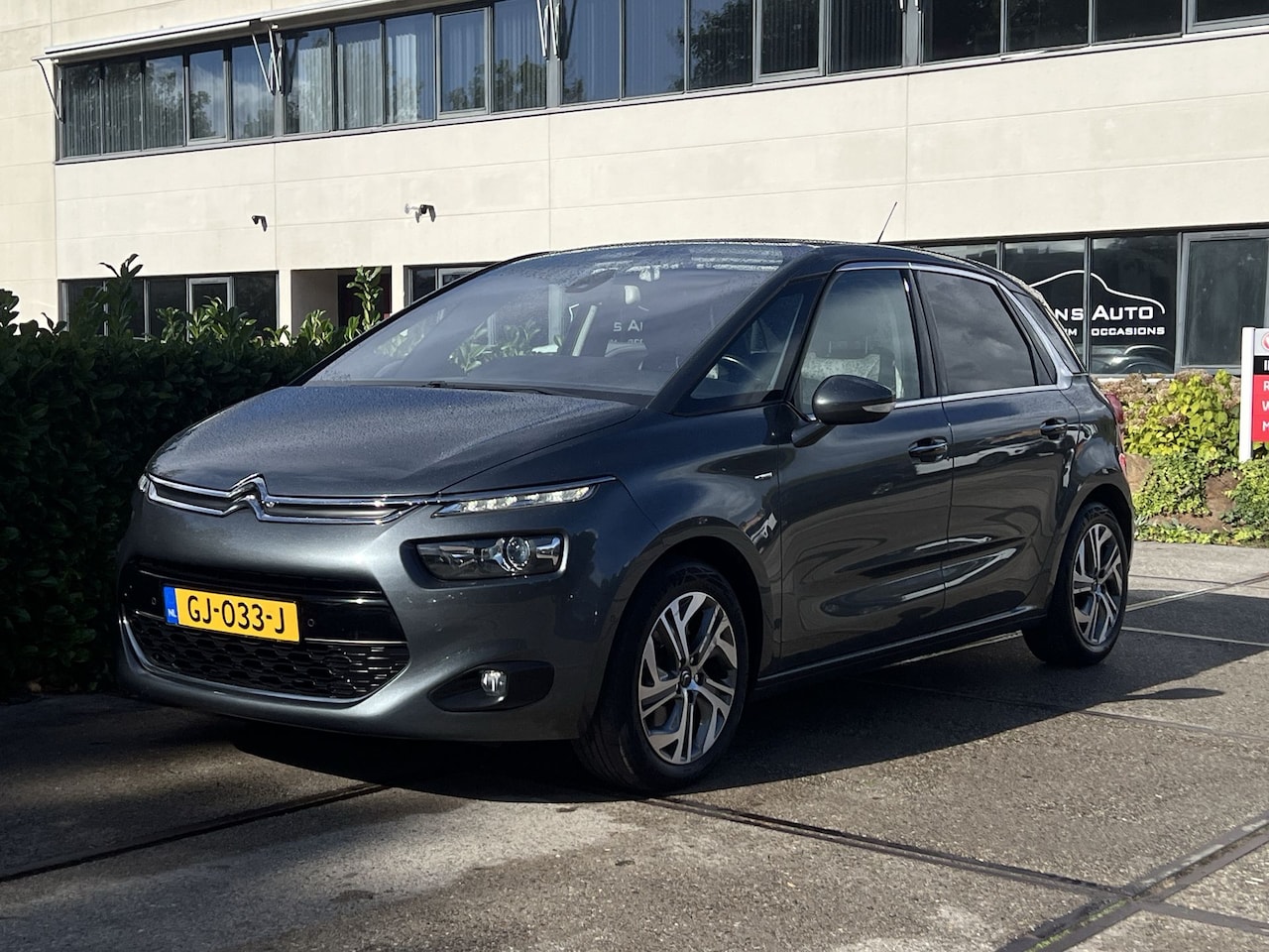 Citroën C4 Picasso - 1.6 Turbo Shine | NAVIGATIE | CLIMATE CONTROL | CAMERA | VOLLEDIG ONDERHOUDEN | TREKHAAK | - AutoWereld.nl