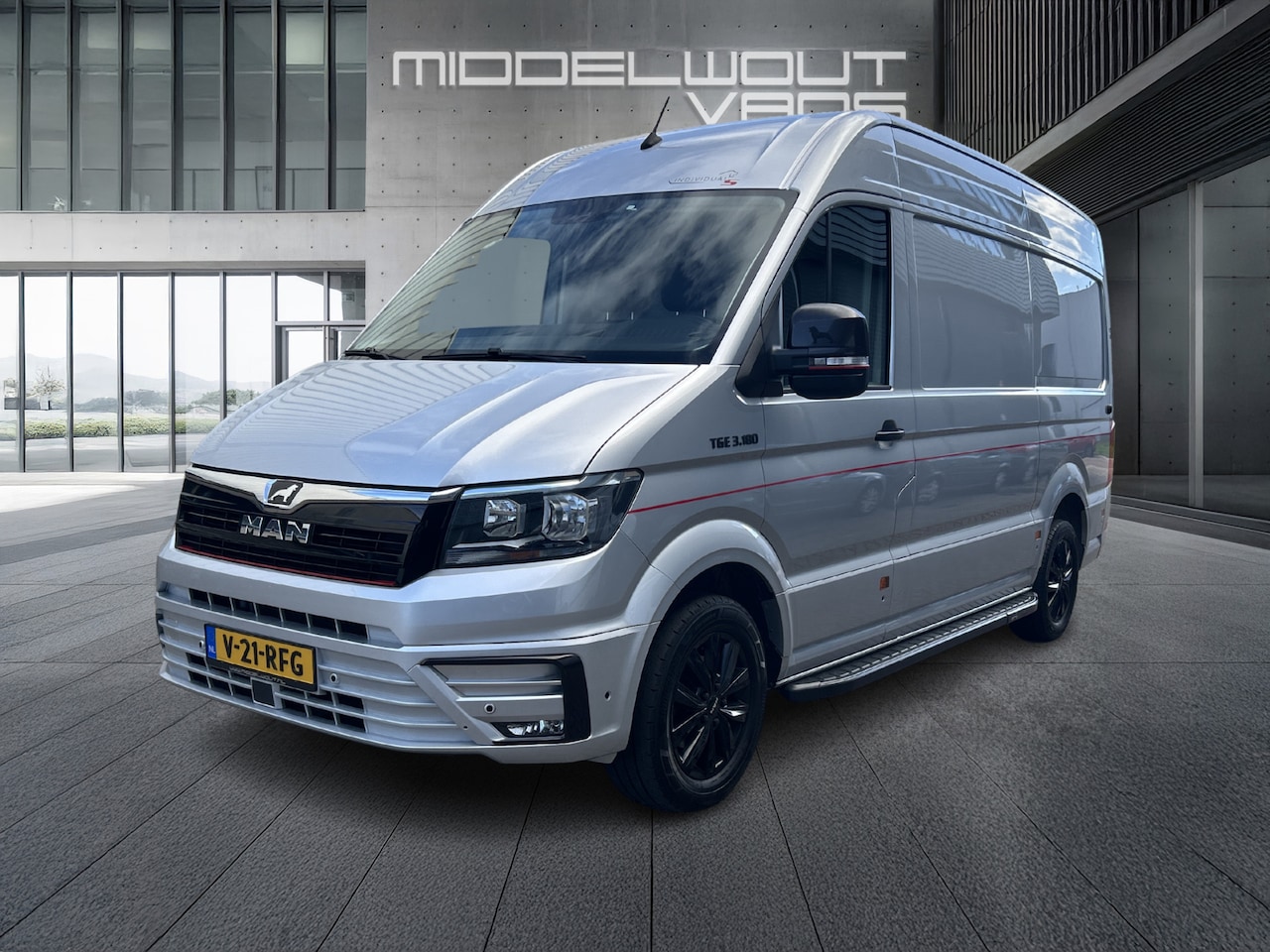 MAN TGE - 35 2.0 177PK AUT L3H3 (L2H2) Lion Ed./Individual S/Trekhaak/ - AutoWereld.nl
