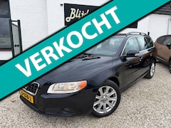 Volvo V70 - 2.4D Momentum Automaat | Dealer Onderhouden | Leer | Navi |Trekhaak