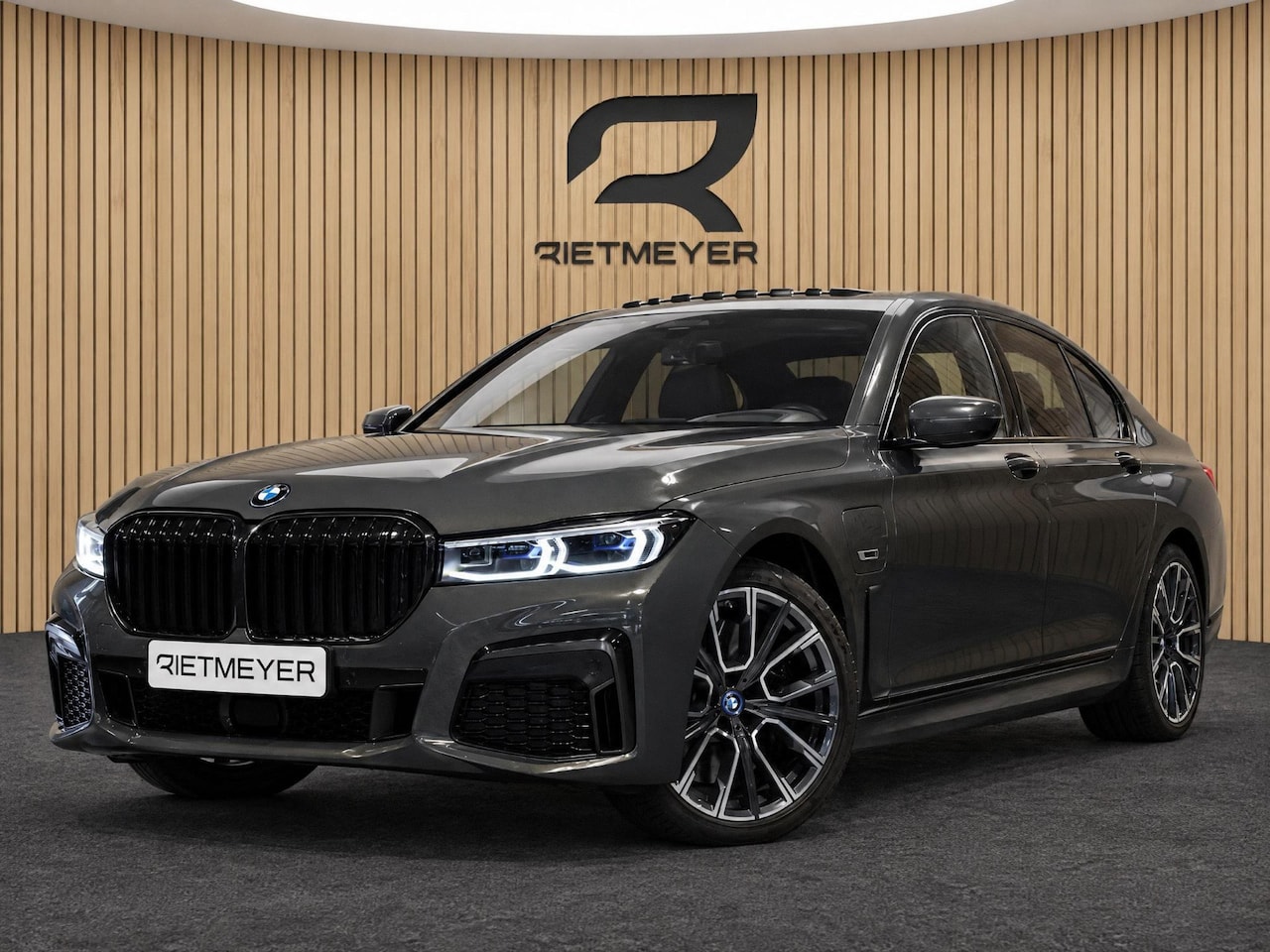 BMW 7-serie - 745e High Executive |Schuifdak |Achterasbesturing |Laser LED |Stoelkoeling/verwarming |Har - AutoWereld.nl