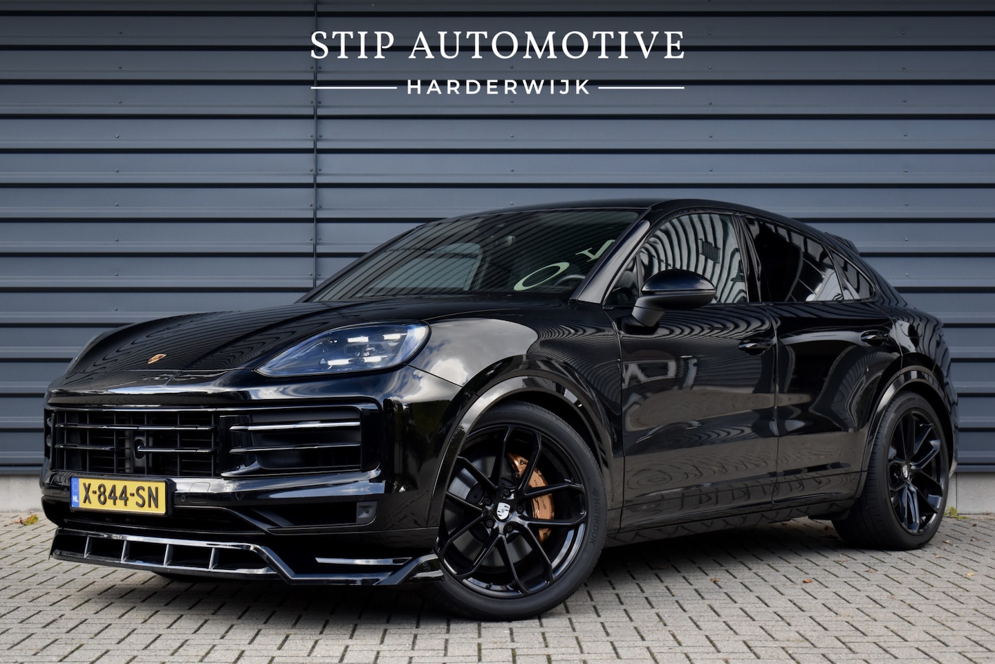 Porsche Cayenne Coupé - 3.0 E-Hybrid | Panorama | ACC | 22'' Wielen | Trekhaak | Matrix | Bose | - AutoWereld.nl