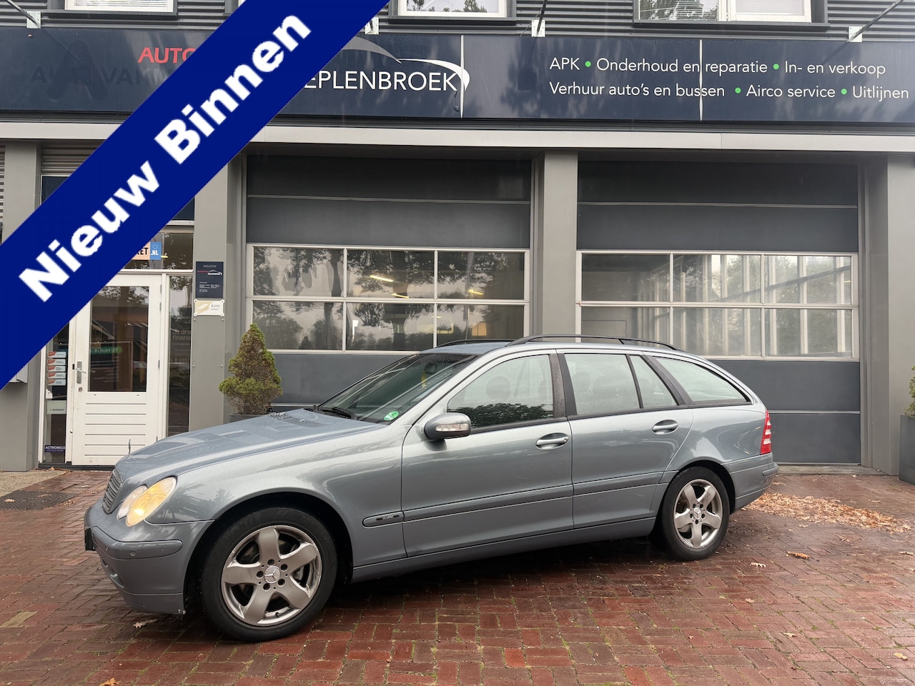Mercedes-Benz C-klasse Combi - 180 K. Classic Automaat,Trekhaak,Clima,18Inch 2004 Yongtimer goed onderhouden - AutoWereld.nl