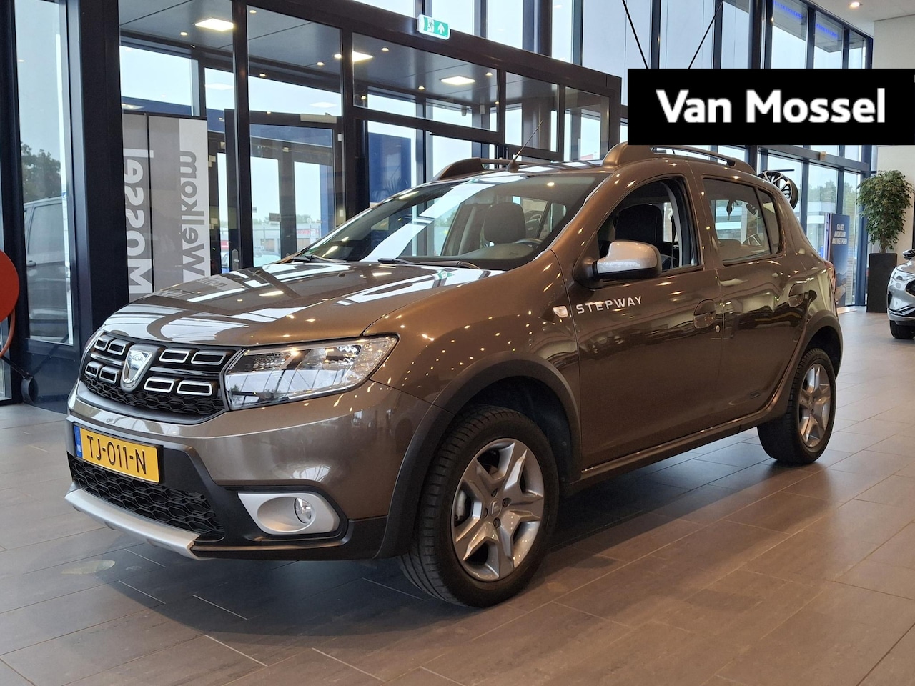 Dacia Sandero Stepway - 0.9 TCe SL | Cruise Control | Camera | Navigatie | Airco | Unieke KM stand | - AutoWereld.nl
