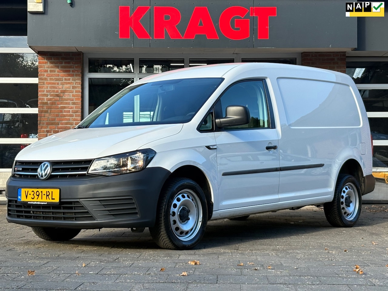 Volkswagen Caddy - 2.0 TDI L2H1 BMT 4Motion|AUTOMAAT|NAP|trekhaak|airco|cruise|apple carplay|elektrisch pakke - AutoWereld.nl