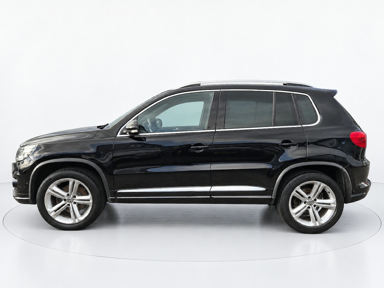 Volkswagen Tiguan - 1.4 TSI BMT R-Line Edition - AutoWereld.nl