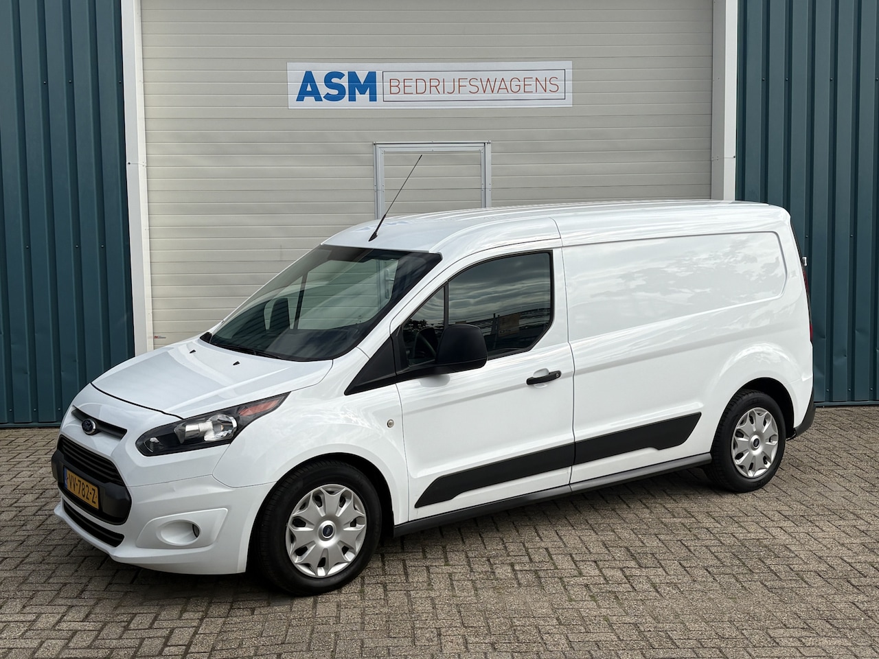Ford Transit Connect - 1.5 100Pk TDCI L2 Trend / Cruise / Airco / SCHUIFDEUR / Trekhaak / Apk t/m 05-09-2027 - AutoWereld.nl