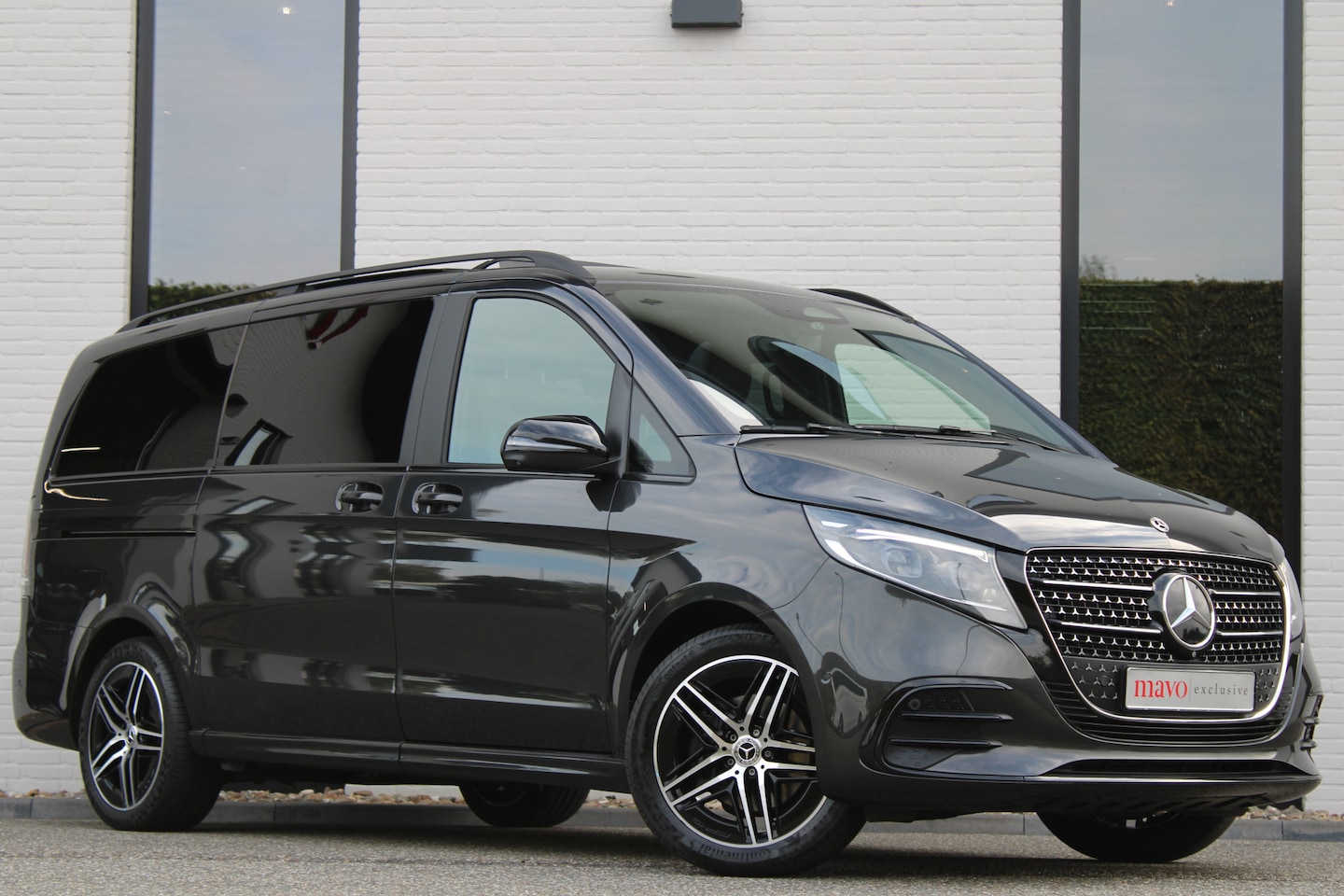 Mercedes-Benz V-klasse - 300d / AMG / 4-Matic / DC / Luchtvering / Pano / Elec Stoelen / Burmester / Vol Opties / N - AutoWereld.nl