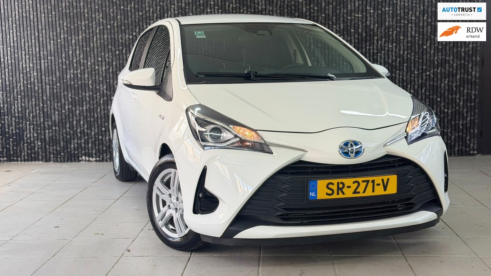 Toyota Yaris - 1.5 Hybrid Design Automaat | Navi | Camera - AutoWereld.nl