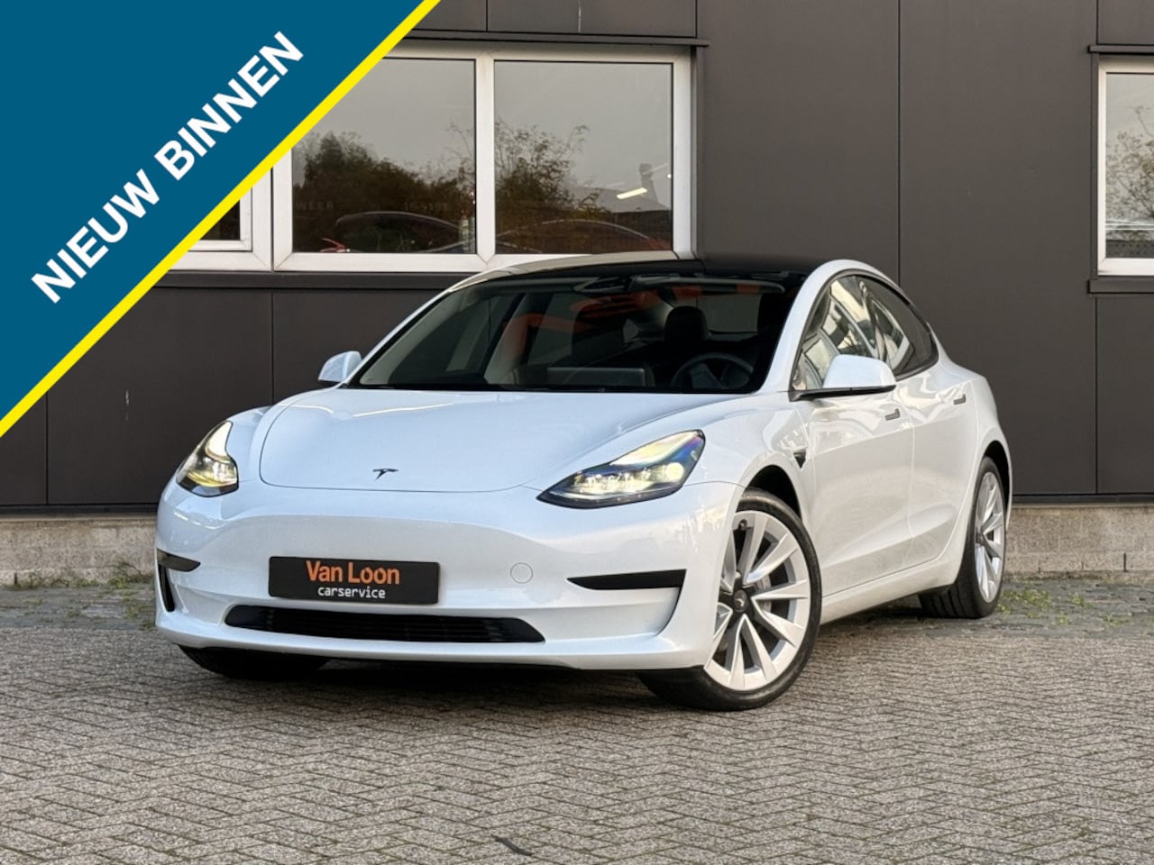 Tesla Model 3 - RWD Std Plus 283PK/19"velgen/Leder/BTW verrekenbaar/Premium Audio/ - AutoWereld.nl