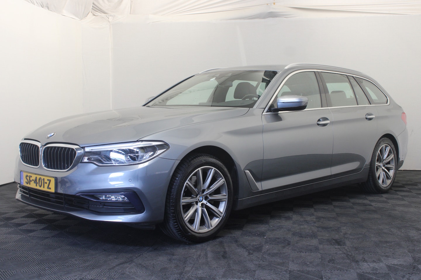 BMW 5-serie Touring - 520i Corporate Lease High Executive |Camera|Stoelverw.| - AutoWereld.nl