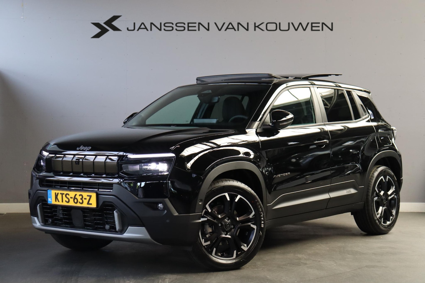 Jeep Avenger - 1.2 e-Hybrid Summit Panoramadak Camera Keyless Apple CarPlay - AutoWereld.nl