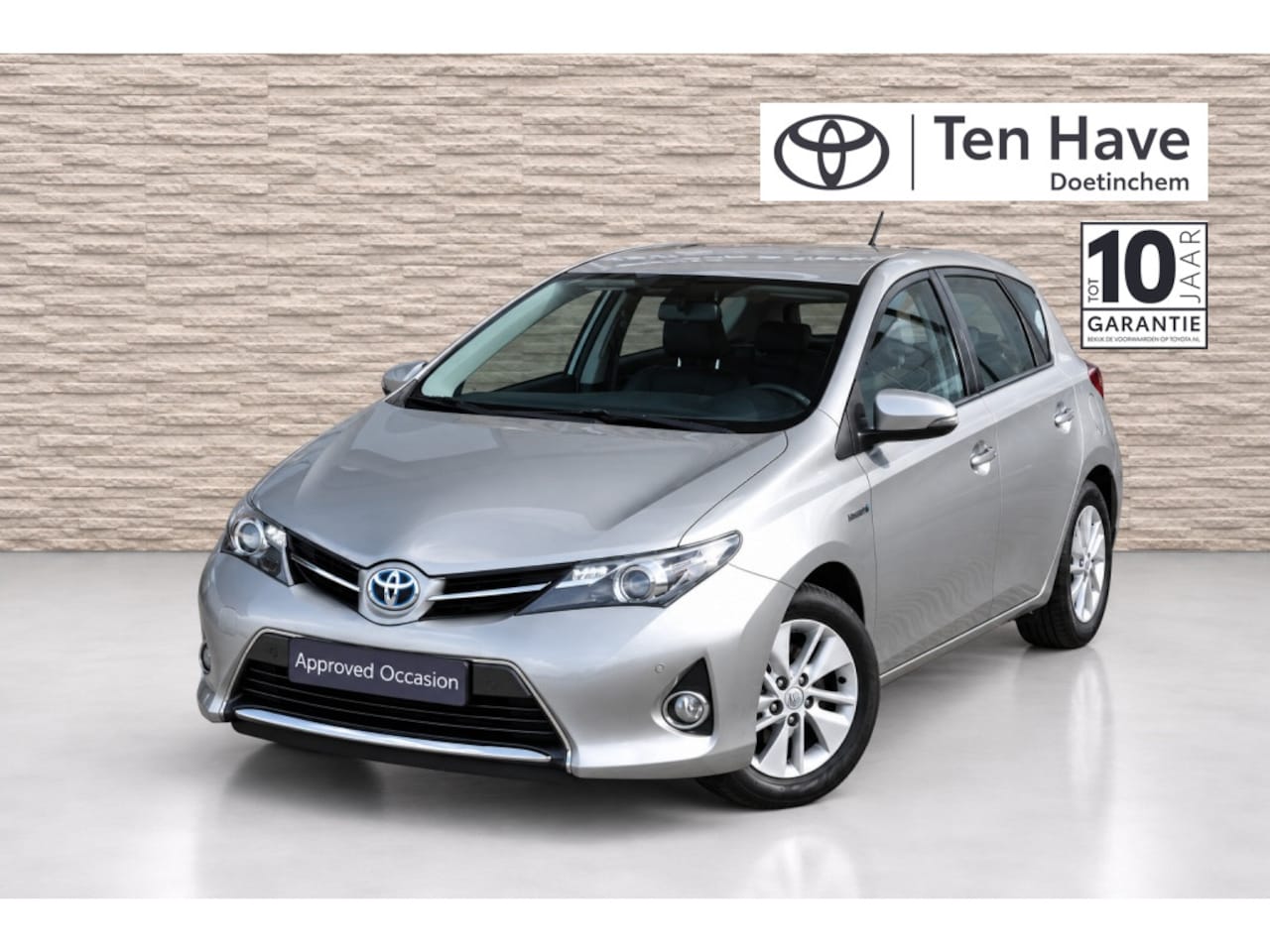 Toyota Auris - TOYOTA AURIS 1.8 Hybrid Aspiration Automaat | parkeerhulpcamera achter | elektrische ramen - AutoWereld.nl