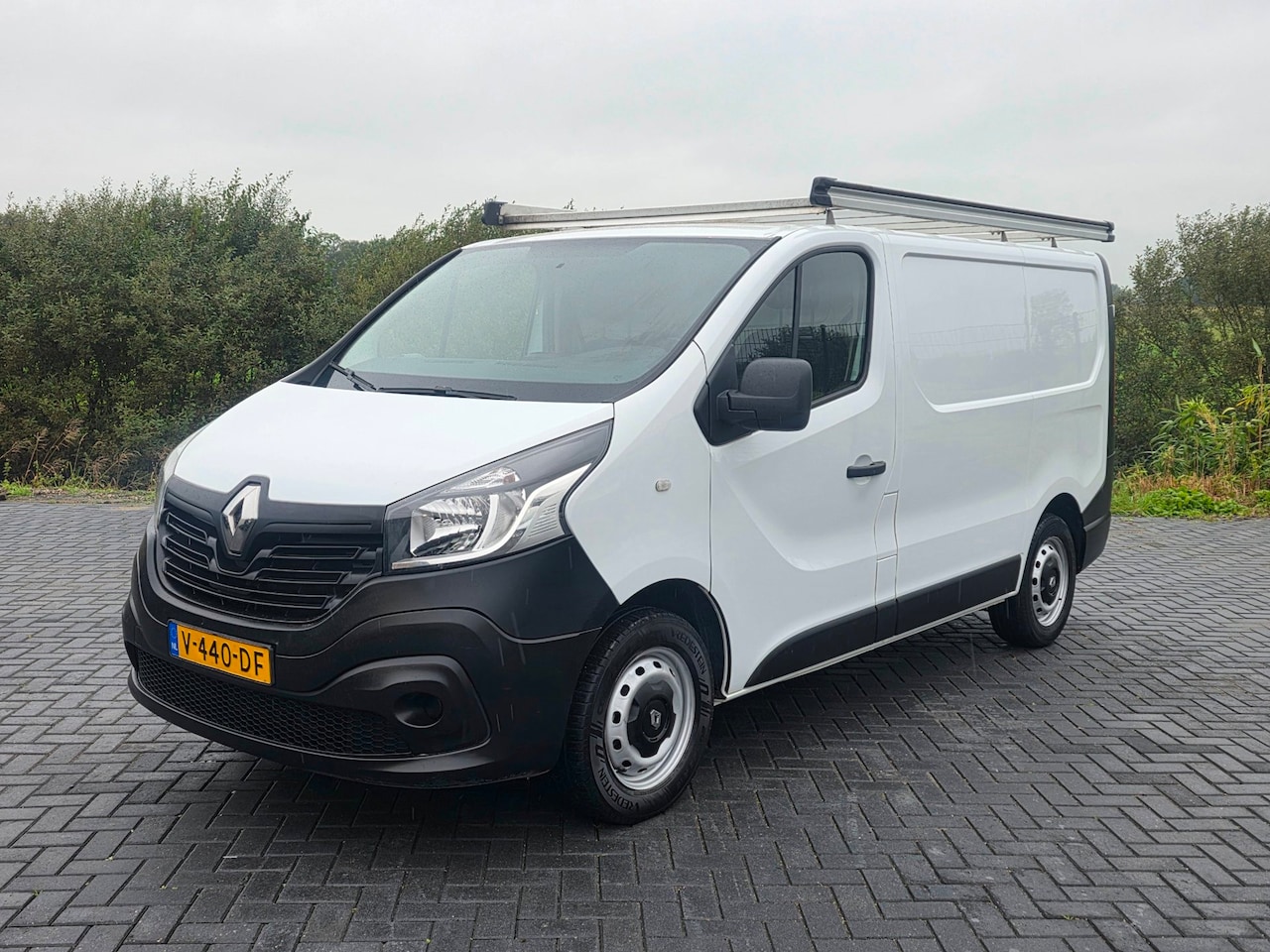 Renault Trafic - 1.6 dCi T27 L1H1 Générique 2016! - AutoWereld.nl
