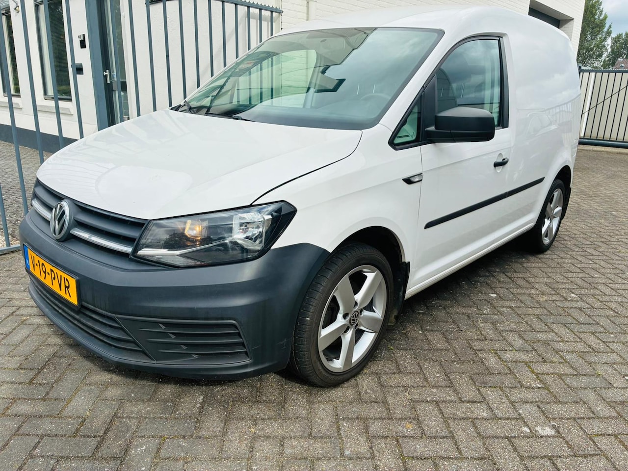 Volkswagen Caddy - 2.0 TDI L1H1 BMT Comfortline 102pk DSG - AutoWereld.nl