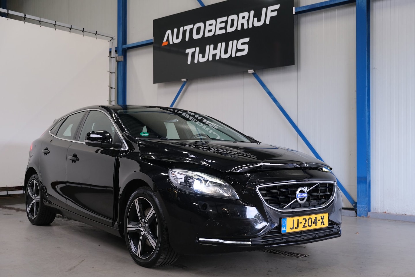 Volvo V40 - 2.0 T3 Nordic+ > SCHADE < - AutoWereld.nl