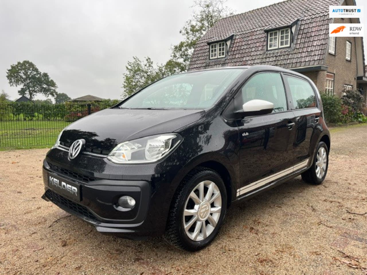 Volkswagen Up! - 1.0 HIGH UP! CLUB EDITION! AIRCO, 15" velgen, Stoelverwarming. - AutoWereld.nl