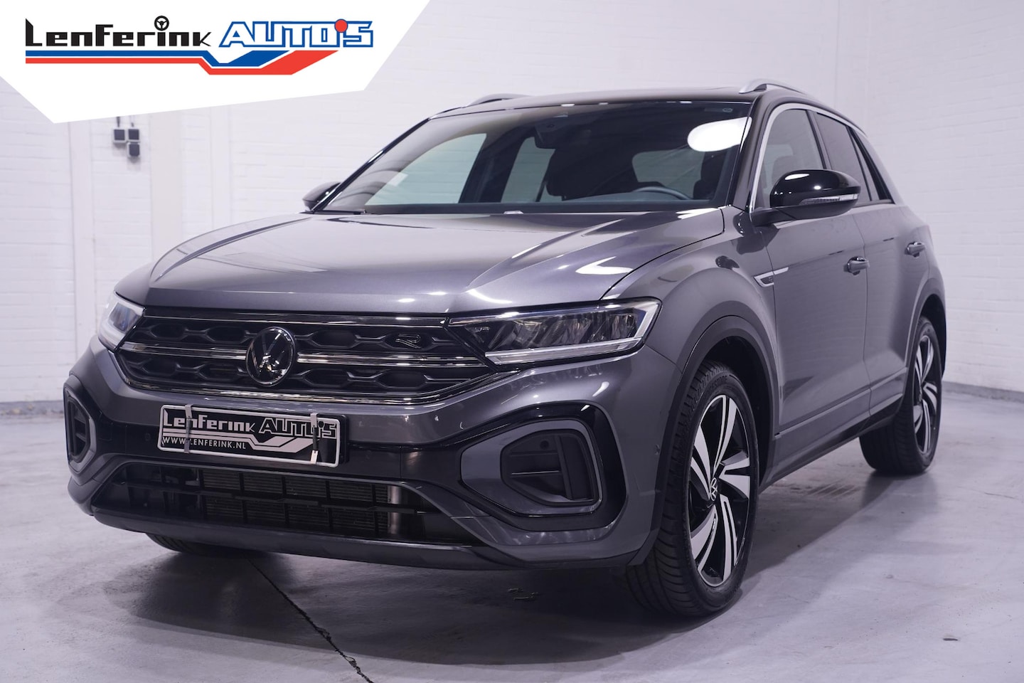 Volkswagen T-Roc - 1.5 TSI R-Line Apple Carplay Panoramadak Privacy Glass LMV "18" Digital Display LED - AutoWereld.nl