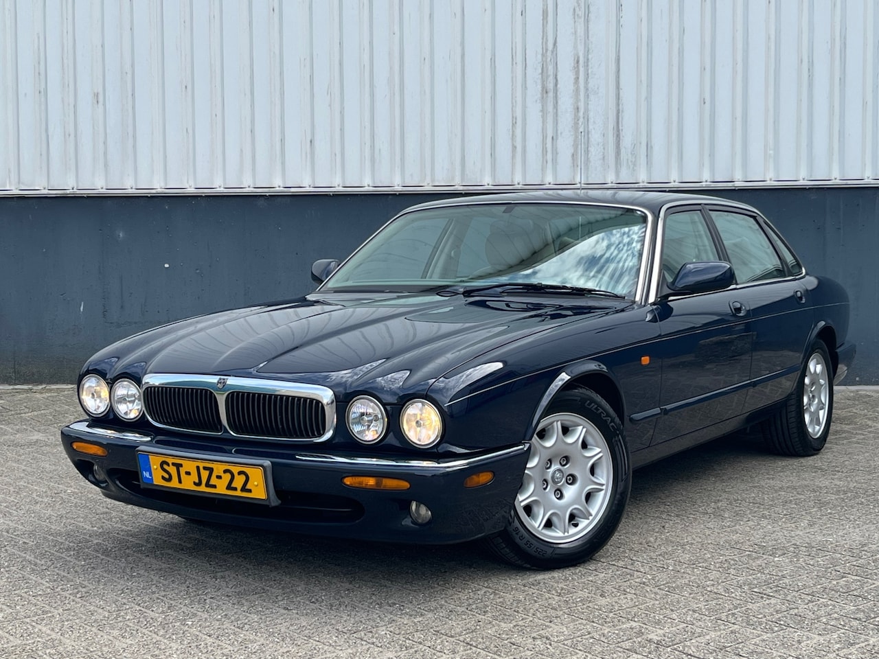 Jaguar XJ - 3.2 V8 Executive |Bijna €10.000 geïnvesteerd| Onderhoudshistorie | YoungTimer | Leder | Cr - AutoWereld.nl
