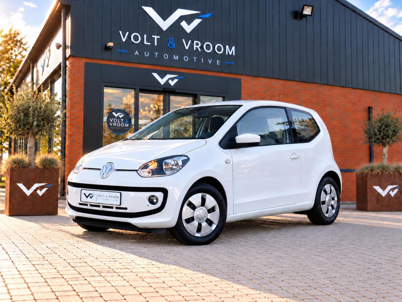 Volkswagen Up! - 1.0 high up! 75PK|2e Eig|Airco|Nieuwe APK|Half Leder|Centrale Deurvergrendeling|Volledig O - AutoWereld.nl