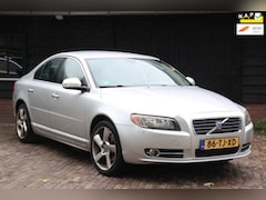 Volvo S80 - 2.5 T Momentum Leer/Parkeersensor/Trekhaak afneembaar/Apk 10-2027
