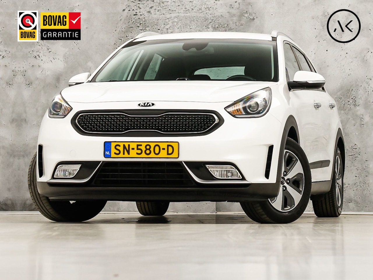 Kia Niro - 1.6 GDi Hybrid DynamicLine Automaat (APPLE CARPLAY, NAVIGATIE, CAMERA, LEDER, SPORTSTOELEN - AutoWereld.nl