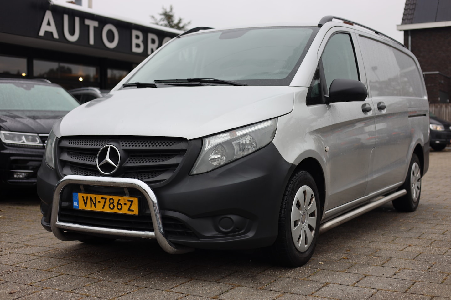 Mercedes-Benz Vito - 111 CDI LANG | TREKHAAK | CAMERA | CARPLAY - AutoWereld.nl