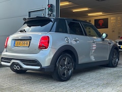MINI 5-Deurs - 2.0 Cooper S Classic / LAGE KM-STAND / CAMERA / KEYLESS / CARPLAY / CLIMATE / SFEER / STOE