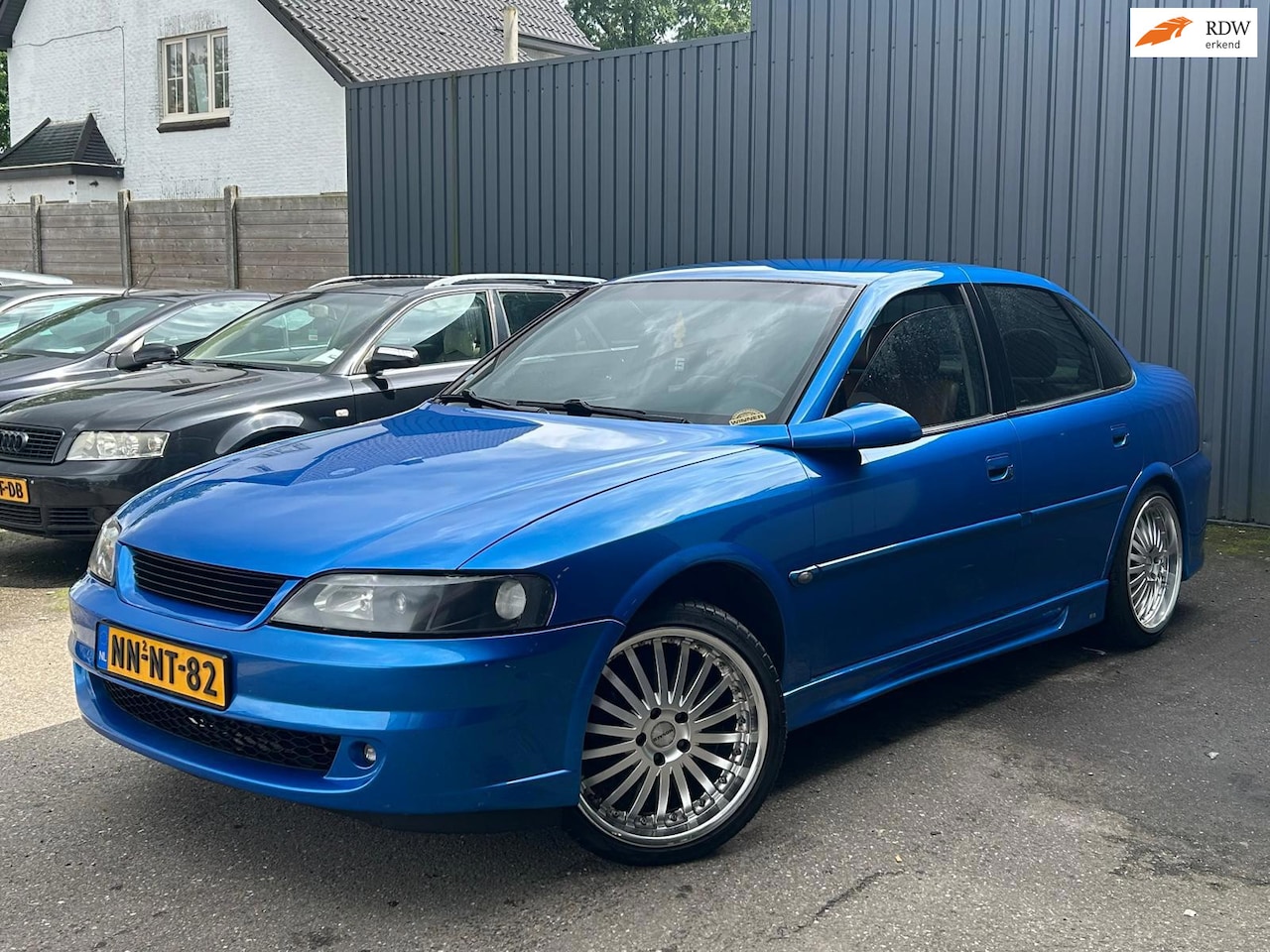 Opel Vectra - AUTOMAAT 2.5i V6 CDX Luchtvering! - AutoWereld.nl