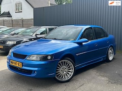 Opel Vectra - AUTOMAAT 2.5i V6 CDX Luchtvering