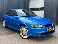 Opel Vectra - AUTOMAAT 2.5i V6 CDX Luchtvering