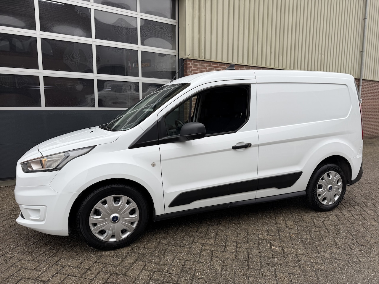 Ford Transit Connect - 1.0 Ecoboost L1 Airco,Cruise,Navi,Camera,Pdc - AutoWereld.nl