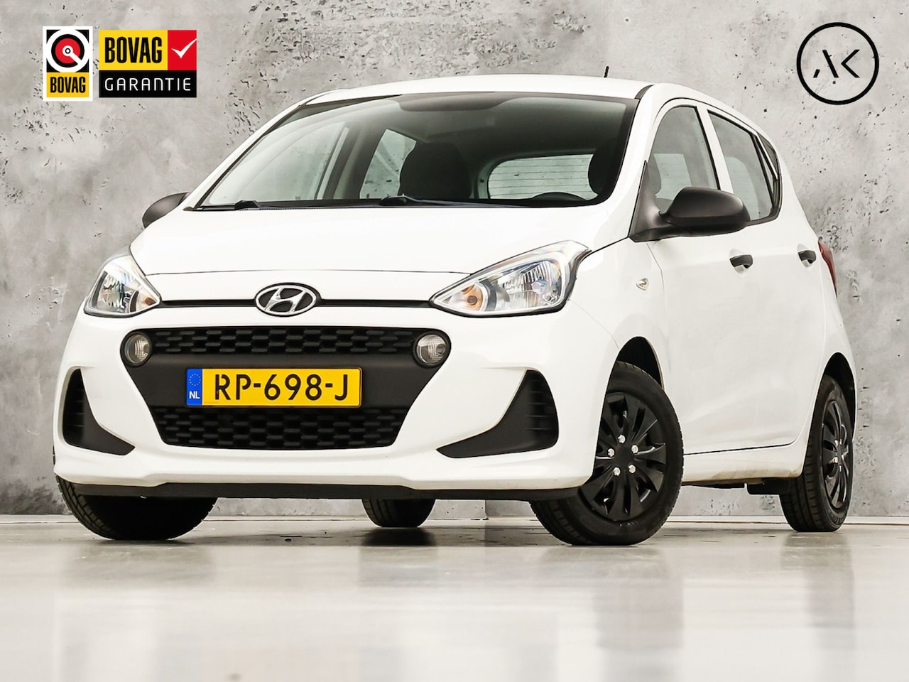 Hyundai i10 - 1.0i i-Drive (STUURBEKRACHTIGING, SPORTSTOELEN, ISOFIX, NIEUWE APK, RADIO, NIEUWSTAAT) - AutoWereld.nl