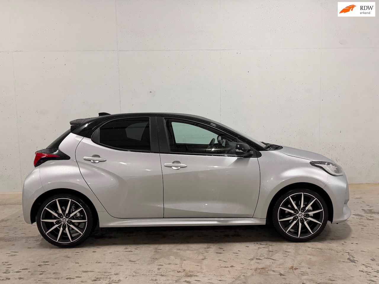 Toyota Yaris - 1.5 Hybrid 130 GR SPORT Pano Camera Cruise Clima - AutoWereld.nl