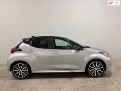Toyota Yaris - 1.5 Hybrid 130 GR SPORT Pano Camera Cruise Clima