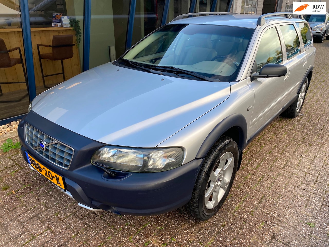 Volvo XC70 - 2.5 T Comfort Line Automaat 4WD Youngtimer - AutoWereld.nl
