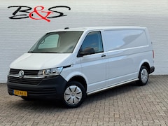 Volkswagen Transporter - 2.0 TDI L2H3 28 Comfortline Carplay Cruise Navigatie Airco Trekhaak 3 Zitplaatsen