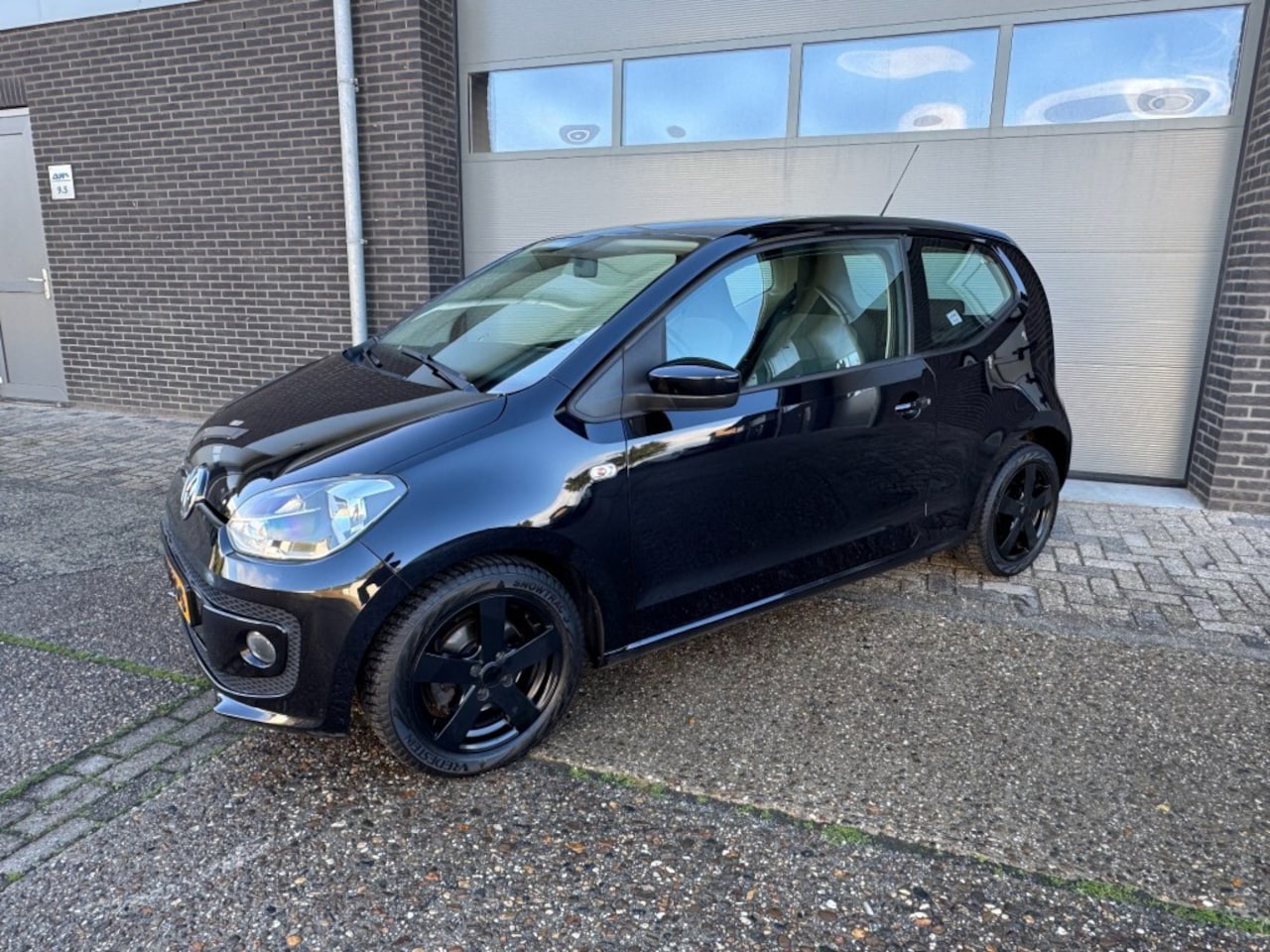 Volkswagen Up! - 1.0 Move Up  Airco- panorama dak - AutoWereld.nl