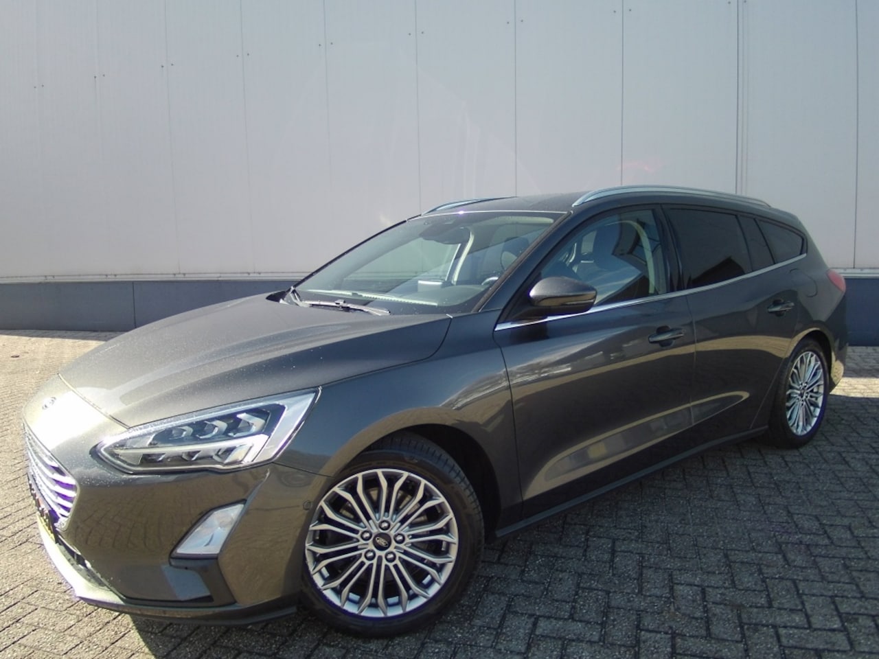 Ford Focus Wagon - 1.5 EcoBoost 150pk Titanium Business Trekhaak - AutoWereld.nl