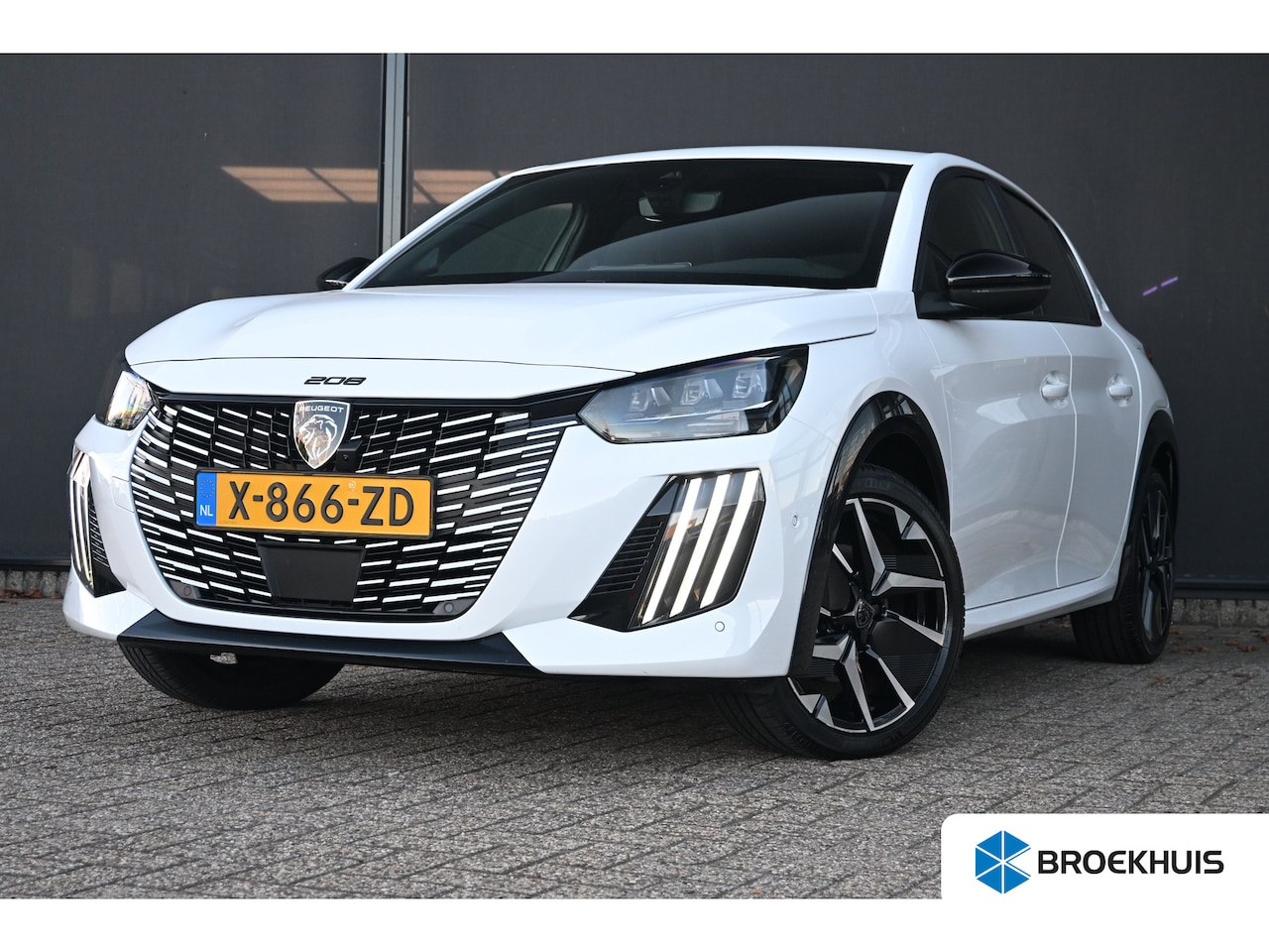 Peugeot e-208 - EV GT 51 kWh 95,7% SOH | Adaptive Cruise | Stoelverwarming & Massage | Alcantara | 360 Cam - AutoWereld.nl