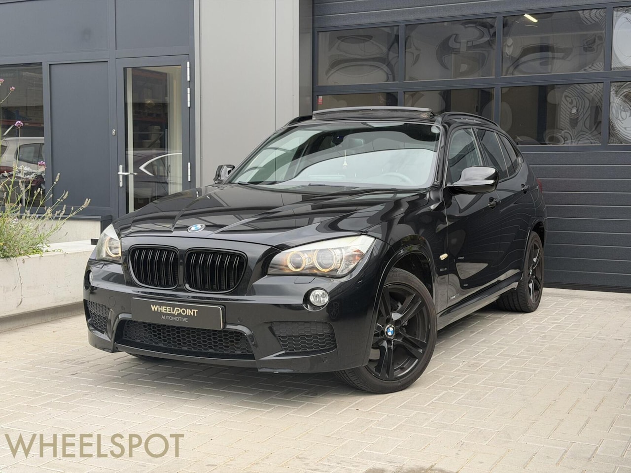 BMW X1 - xDrive28i M-Sport|Pano|H&K|Keyless|Memory|Dealer OH - AutoWereld.nl