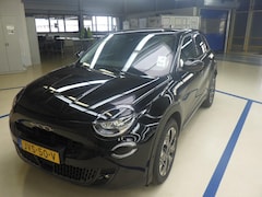 Fiat 600e - La Prima 54 kWh | Navigatie | Stoelverwarming | Elektr. Achterklep | Dodehoekdetectie |