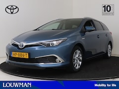 Toyota Auris Touring Sports - 1.8 Hybrid Executive | Dealer onderhouden | Trekhaak | Stoelverwarming | Parkeersensoren v