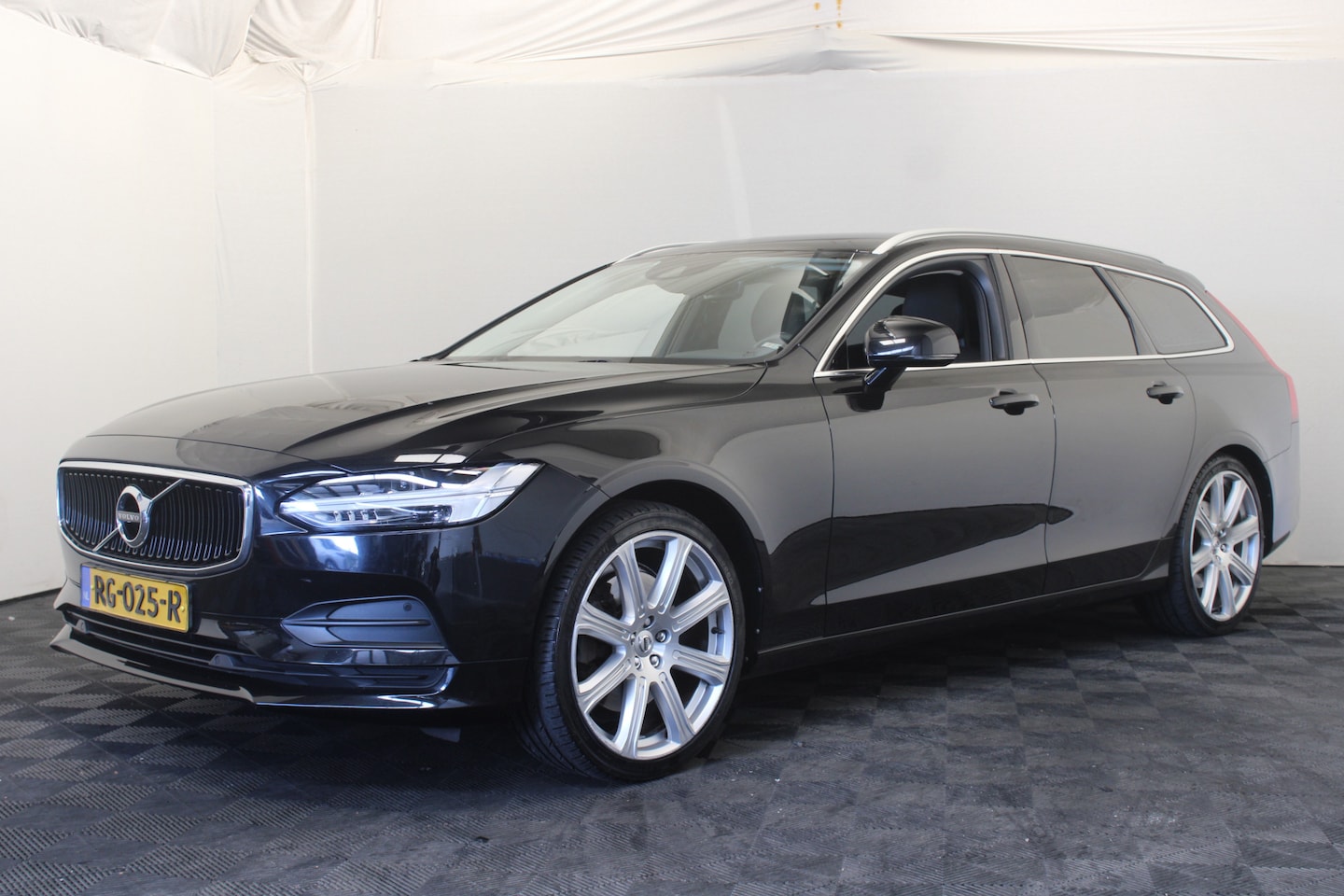 Volvo V90 - 2.0 T5 90th Anniversary Edition 2.0 T5 90th Anniversary Edition - AutoWereld.nl