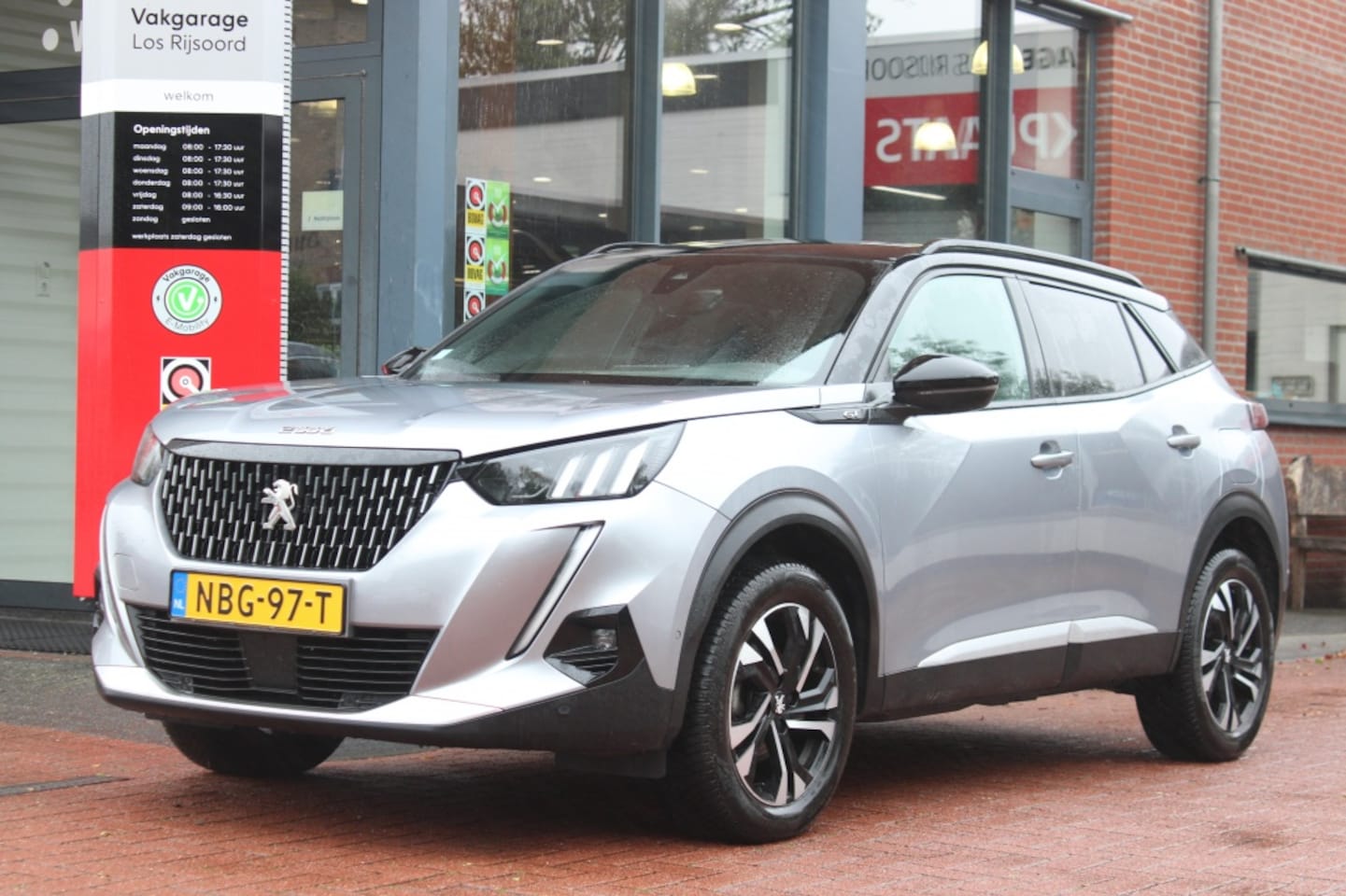 Peugeot 2008 - 1.2 Puretech *GT* | Nieuwe Distributie | Carplay | Camera | Adaptive Cruise & Climate Cont - AutoWereld.nl