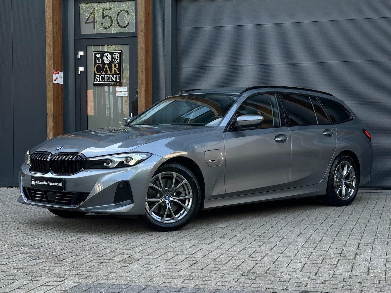 BMW 3-serie Touring - 320e Facelift Camera, Trekhaak, ACC, Driving Assistant etc! - AutoWereld.nl