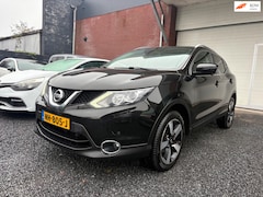 Nissan Qashqai - 1.2 N-Connecta | Panoramadak | Trekhaak | Stoelverwarming | A.Camera + rondom zicht |