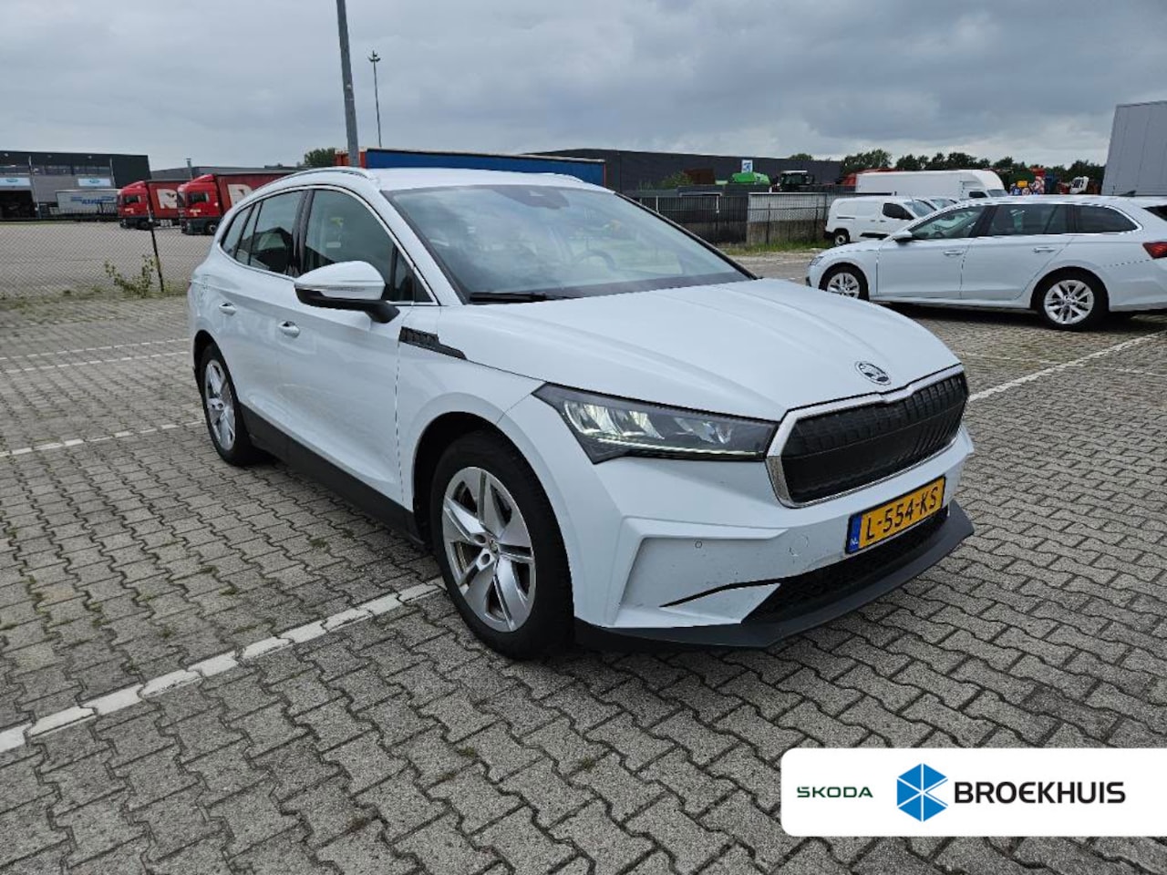 Skoda Enyaq iV - 60 | Stoelverwarming | Apple Carplay | Keyless | Parkeersensoren | Apple Carplay/Android A - AutoWereld.nl