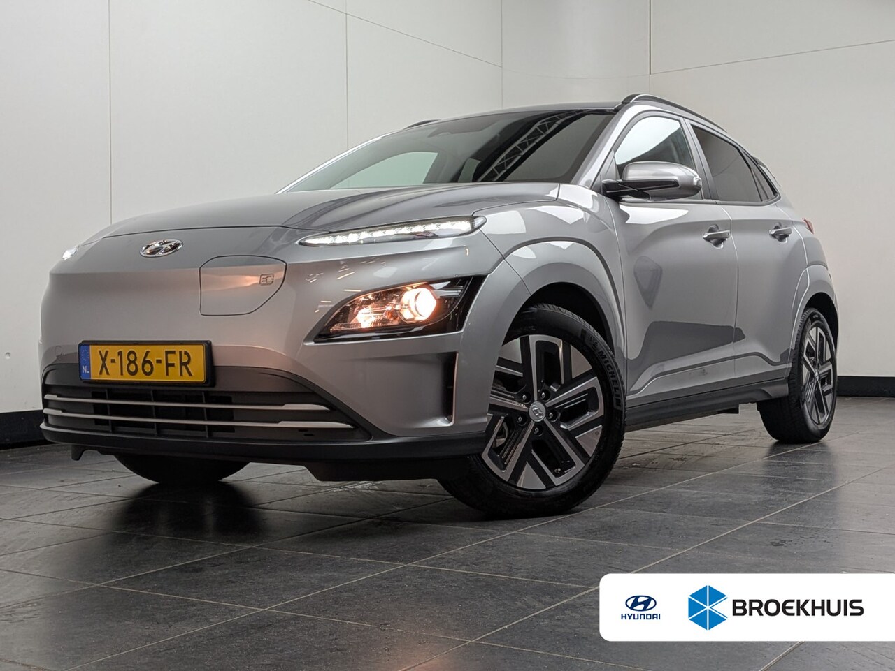 Hyundai Kona Electric - EV Pure 64 kWh | Trekhaak | Camera | ACC | Parkeersensoren | Apple Carplay | Achteruitrijc - AutoWereld.nl
