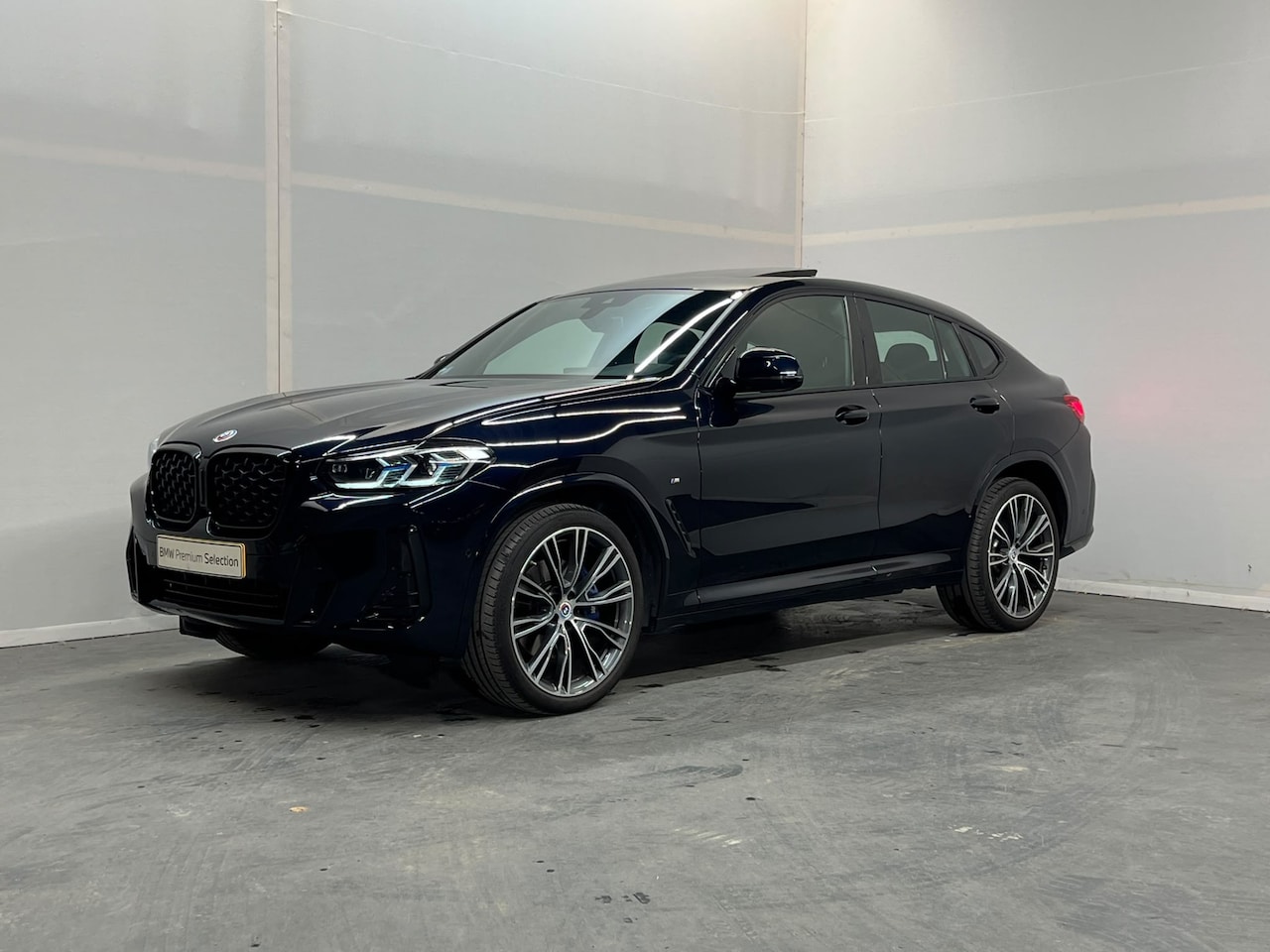 BMW X4 - xDrive20i Business Edition Plus | Trekhaak | M Sport | Panorama Dak | - AutoWereld.nl