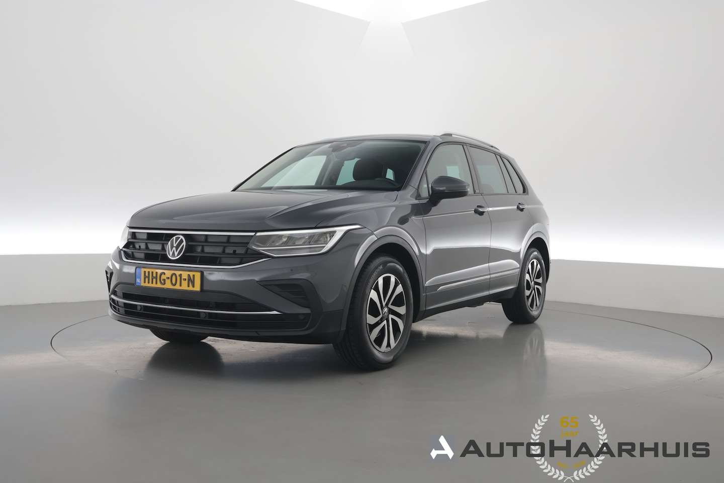 Volkswagen Tiguan - 1.5 TSI Life | Rijklaar! | Adapt. Cruise | Camera | Trekhaak | Apple CarPlay + NAV | Digi. - AutoWereld.nl